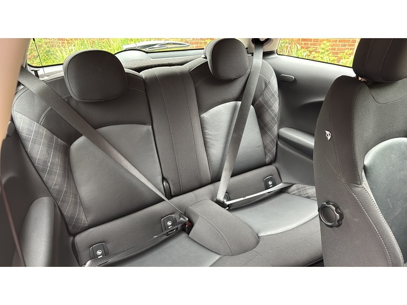MINI Hatch 1.5 Cooper Hatchback 3dr Petrol Manual Euro 6 (s/s) (136 ps) - U10004251
