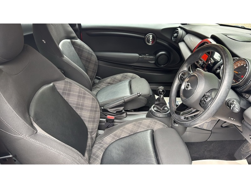 MINI Hatch 1.5 Cooper Hatchback 3dr Petrol Manual Euro 6 (s/s) (136 ps) - U10004251