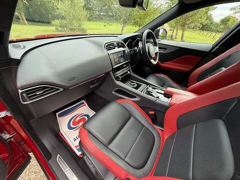 Jaguar F-PACE 3.0 D300 V6 S SUV 5dr Diesel Auto AWD Euro 6 (s/s) (300 ps) - U10004256