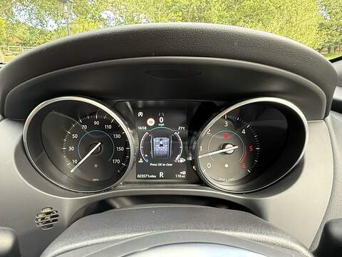 Jaguar F-PACE 3.0 D300 V6 S SUV 5dr Diesel Auto AWD Euro 6 (s/s) (300 ps) - U10004256