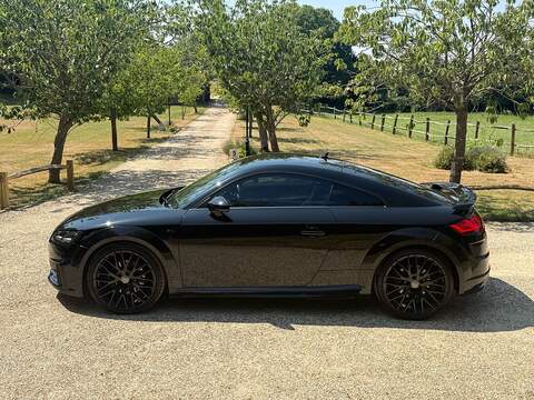 Audi TT 2.0 TFSI 40 Black Edition Coupe 3dr Petrol S Tronic Euro 6 (s/s) (197 ps) - U10004260