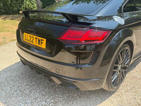 Audi TT 2.0 TFSI 40 Black Edition Coupe 3dr Petrol S Tronic Euro 6 (s/s) (197 ps) - U10004260
