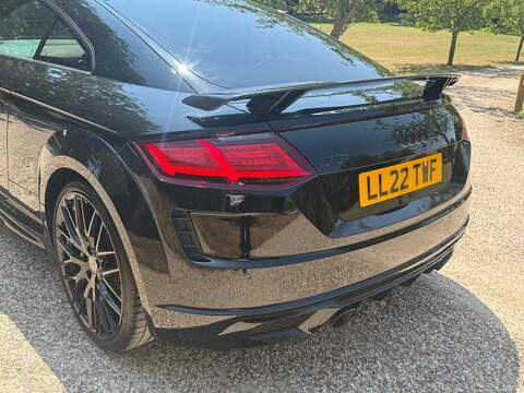 Audi TT 2.0 TFSI 40 Black Edition Coupe 3dr Petrol S Tronic Euro 6 (s/s) (197 ps) - U10004260