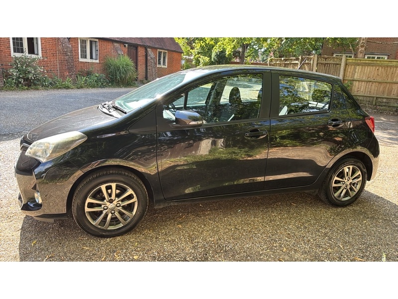 Toyota Yaris 1.33 Dual VVT-i Icon Hatchback 5dr Petrol Multidrive S Euro 5 Euro 5 (99 ps) - U10004266