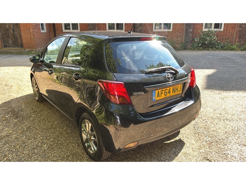 Toyota Yaris 1.33 Dual VVT-i Icon Hatchback 5dr Petrol Multidrive S Euro 5 Euro 5 (99 ps) - U10004266
