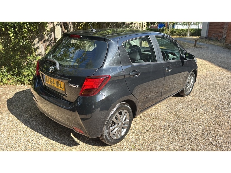 Toyota Yaris 1.33 Dual VVT-i Icon Hatchback 5dr Petrol Multidrive S Euro 5 Euro 5 (99 ps) - U10004266