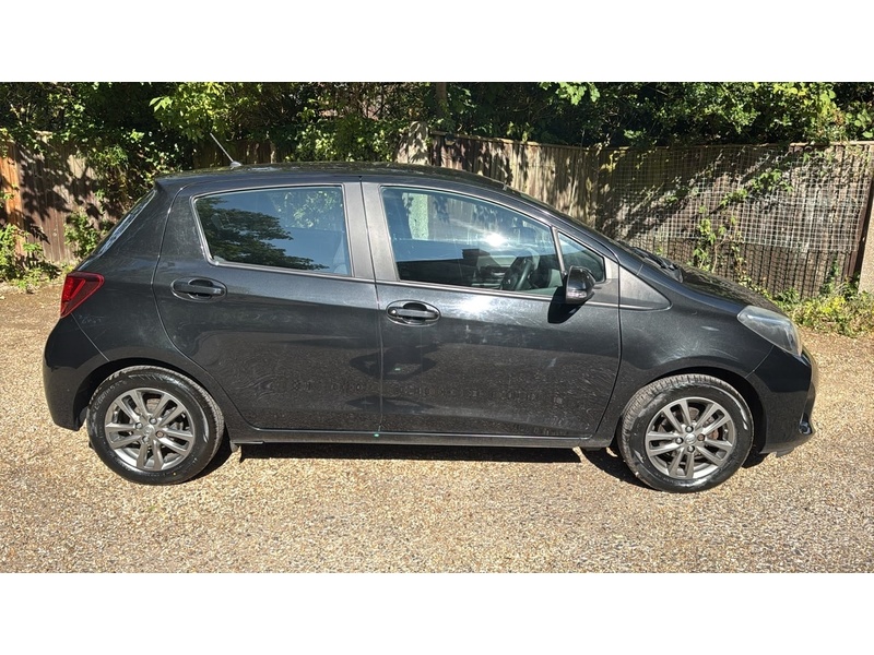 Toyota Yaris 1.33 Dual VVT-i Icon Hatchback 5dr Petrol Multidrive S Euro 5 Euro 5 (99 ps) - U10004266
