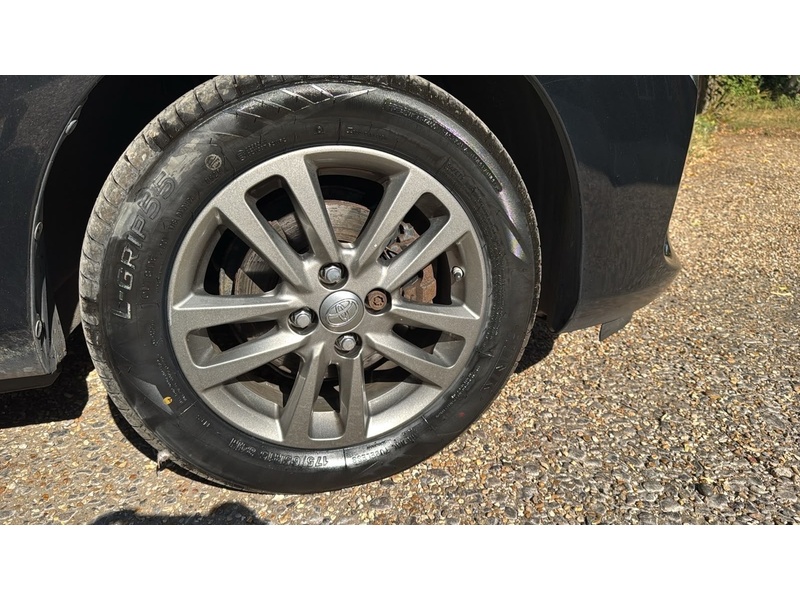 Toyota Yaris 1.33 Dual VVT-i Icon Hatchback 5dr Petrol Multidrive S Euro 5 Euro 5 (99 ps) - U10004266