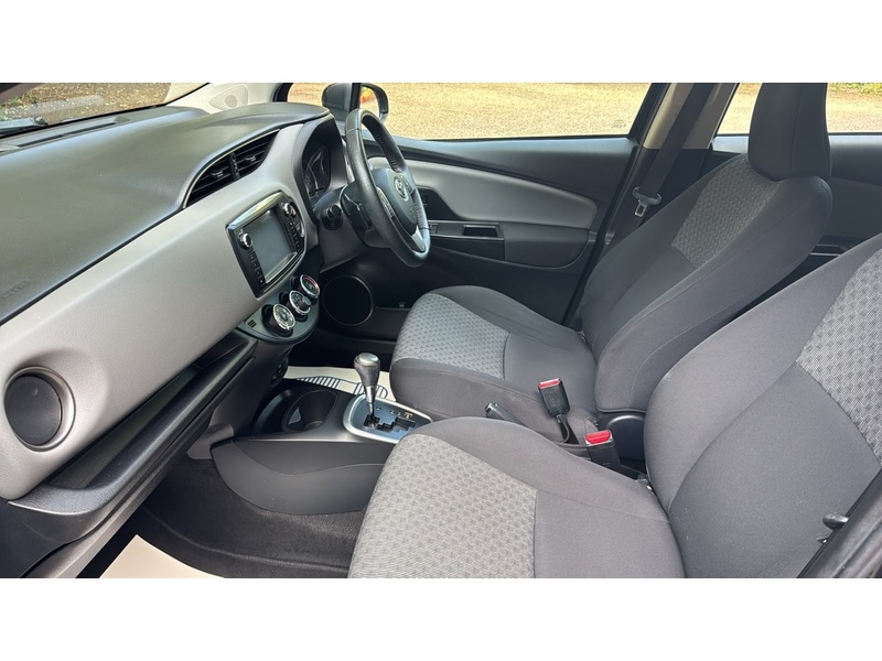 Toyota Yaris 1.33 Dual VVT-i Icon Hatchback 5dr Petrol Multidrive S Euro 5 Euro 5 (99 ps) - U10004266