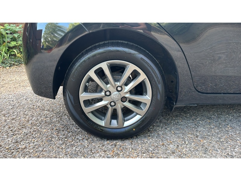 Toyota Yaris 1.33 Dual VVT-i Icon Hatchback 5dr Petrol Multidrive S Euro 5 Euro 5 (99 ps) - U10004266