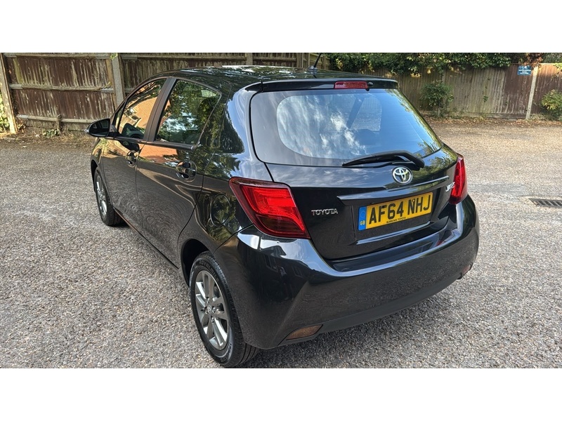 Toyota Yaris 1.33 Dual VVT-i Icon Hatchback 5dr Petrol Multidrive S Euro 5 Euro 5 (99 ps) - U10004266