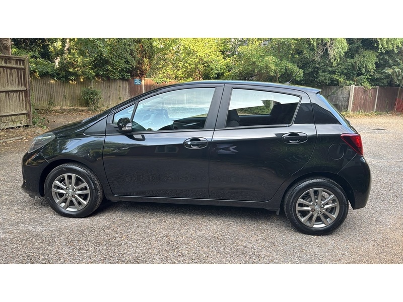 Toyota Yaris 1.33 Dual VVT-i Icon Hatchback 5dr Petrol Multidrive S Euro 5 Euro 5 (99 ps) - U10004266
