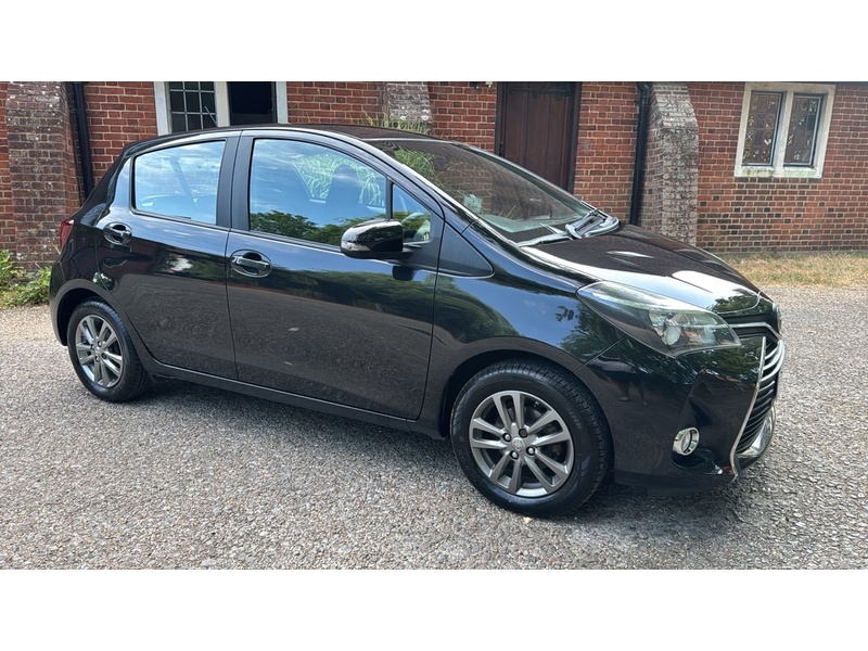 Toyota Yaris 1.33 Dual VVT-i Icon Hatchback 5dr Petrol Multidrive S Euro 5 Euro 5 (99 ps) - U10004266