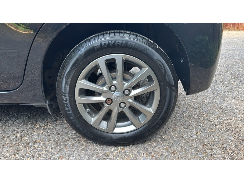 Toyota Yaris 1.33 Dual VVT-i Icon Hatchback 5dr Petrol Multidrive S Euro 5 Euro 5 (99 ps) - U10004266