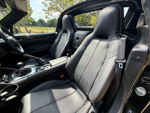 Mazda MX-5 RF 2.0 SKYACTIV-G Sport Nav Convertible 2dr Petrol Manual Euro 6 (160 ps) - U10004267