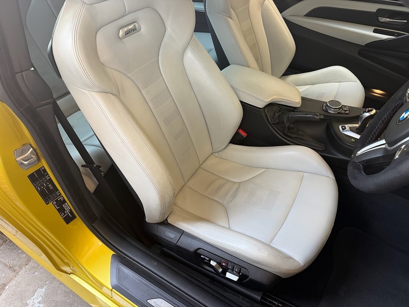 BMW M4 3.0 BiTurbo Coupe 2dr Petrol DCT Euro 6 (s/s) (431 ps) - U10004268