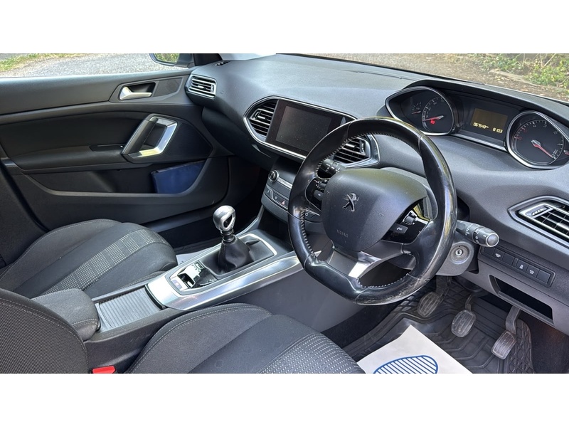 Peugeot 308 SW 1.6 BlueHDi Allure Estate 5dr Diesel Manual Euro 6 (s/s) (120 ps) - U10004270