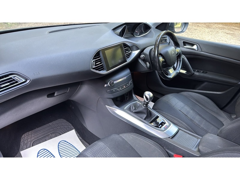Peugeot 308 SW 1.6 BlueHDi Allure Estate 5dr Diesel Manual Euro 6 (s/s) (120 ps) - U10004270