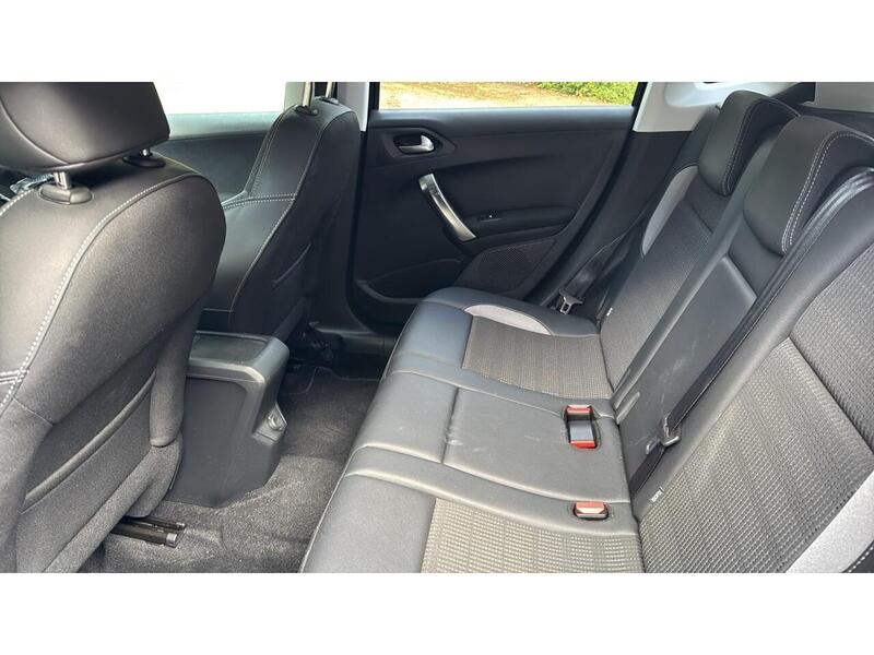 Peugeot 2008 2008 Allure SUV 1 Automatic Diesel - U10004280