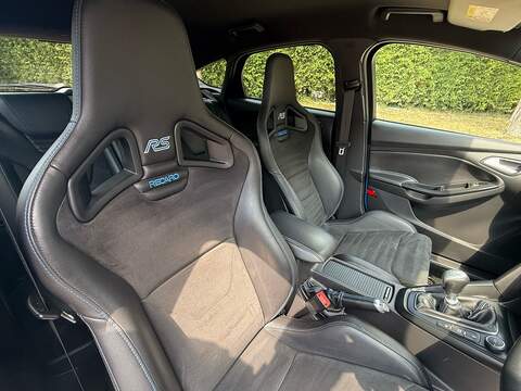 Ford Focus 2.3T EcoBoost RS Hatchback 5dr Petrol Manual AWD Euro 6 (s/s) (350 ps) - U10004281
