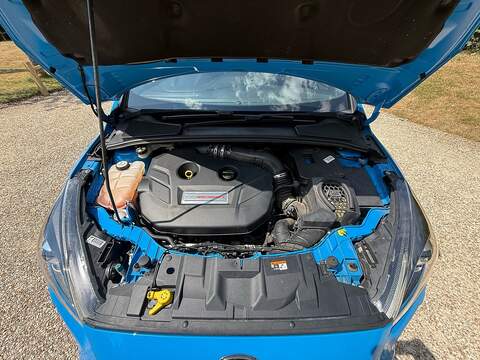 Ford Focus 2.3T EcoBoost RS Hatchback 5dr Petrol Manual AWD Euro 6 (s/s) (350 ps) - U10004281