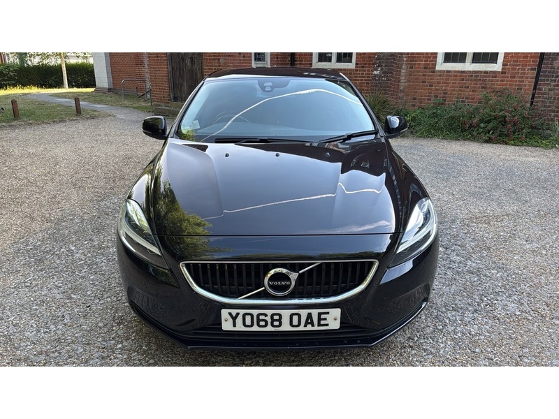 Volvo V40 2.0 D2 Momentum Nav Plus Hatchback 5dr Diesel Manual Euro 6 (s/s) (120 ps) - U10004282