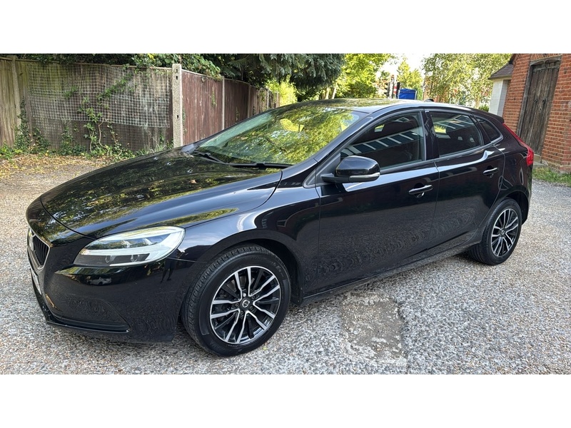 Volvo V40 2.0 D2 Momentum Nav Plus Hatchback 5dr Diesel Manual Euro 6 (s/s) (120 ps) - U10004282