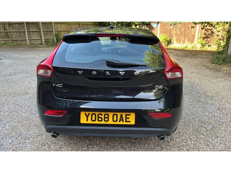 Volvo V40 2.0 D2 Momentum Nav Plus Hatchback 5dr Diesel Manual Euro 6 (s/s) (120 ps) - U10004282