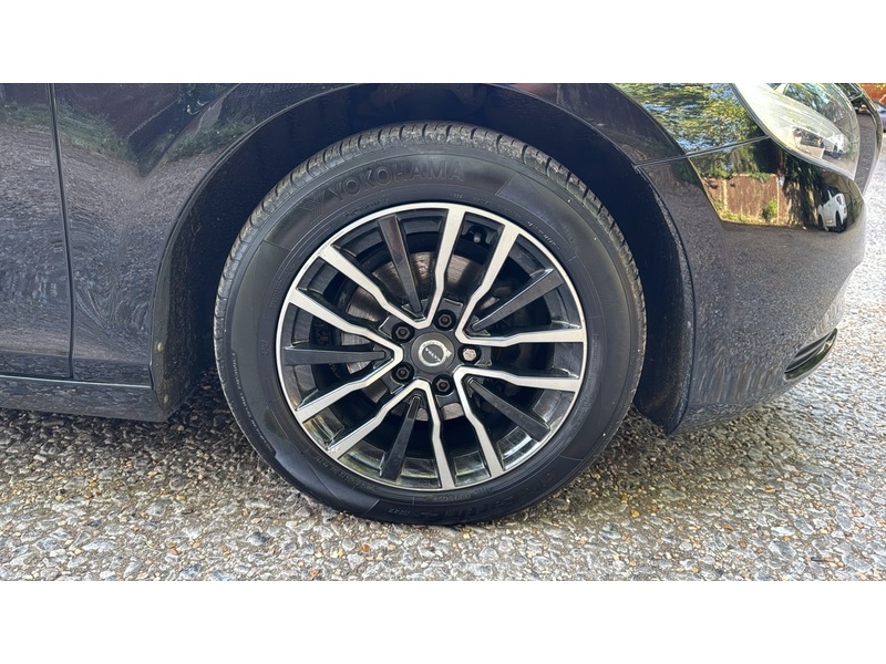 Volvo V40 2.0 D2 Momentum Nav Plus Hatchback 5dr Diesel Manual Euro 6 (s/s) (120 ps) - U10004282