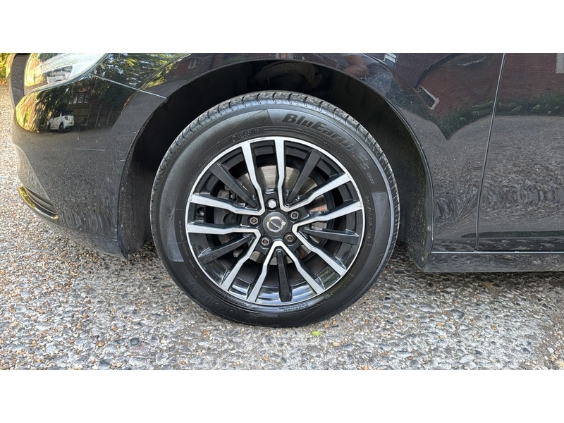 Volvo V40 2.0 D2 Momentum Nav Plus Hatchback 5dr Diesel Manual Euro 6 (s/s) (120 ps) - U10004282
