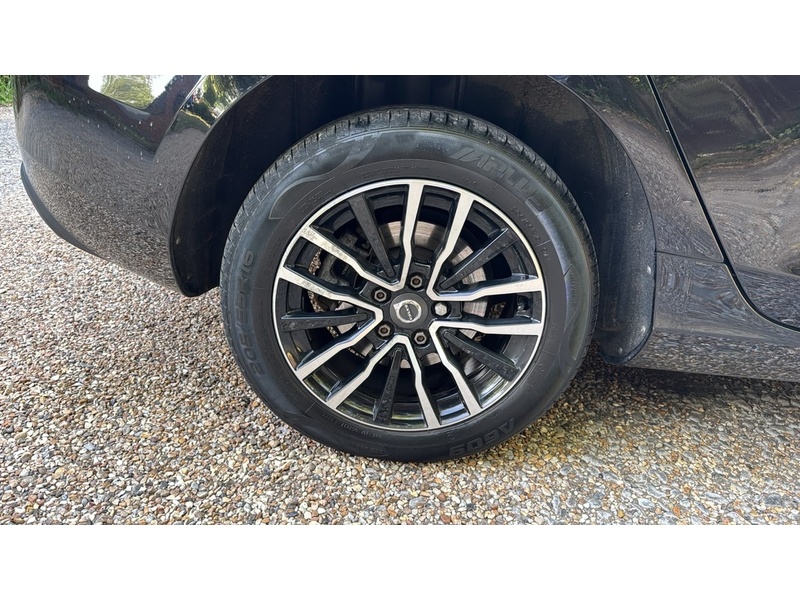Volvo V40 2.0 D2 Momentum Nav Plus Hatchback 5dr Diesel Manual Euro 6 (s/s) (120 ps) - U10004282