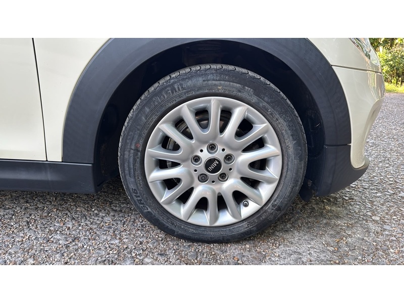 MINI Hatch 1.5 Cooper Hatchback 3dr Petrol Manual Euro 6 (s/s) (136 ps) - U10004284