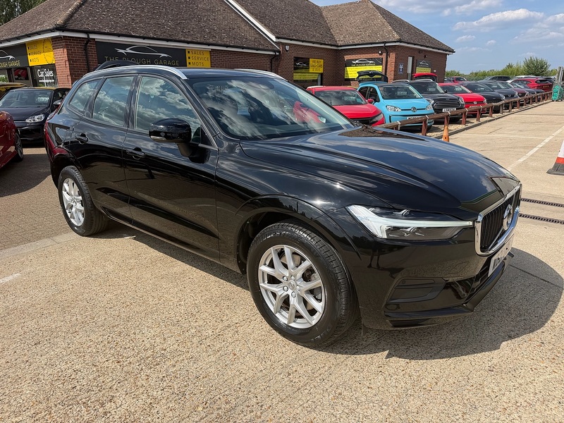 Volvo XC60 B5 MHEV Momentum SUV 2.0 Automatic Petrol Hybrid - U10004291