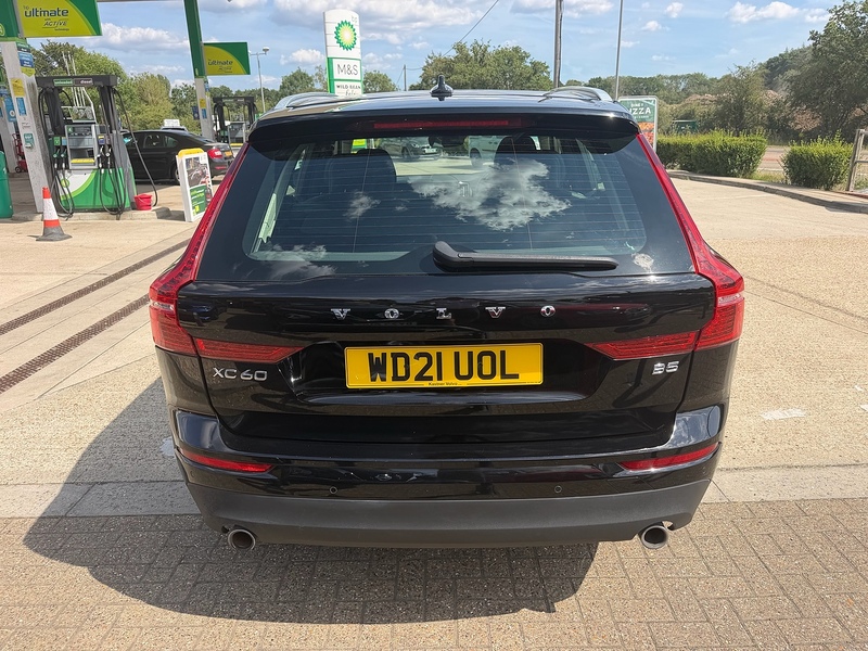 Volvo XC60 B5 MHEV Momentum SUV 2.0 Automatic Petrol Hybrid - U10004291