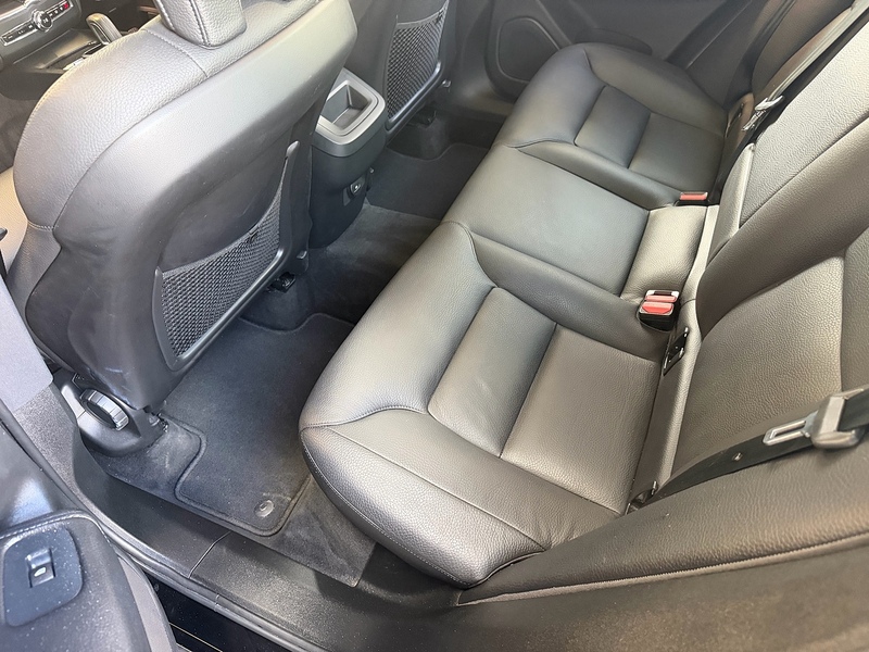 Volvo XC60 B5 MHEV Momentum SUV 2.0 Automatic Petrol Hybrid - U10004291