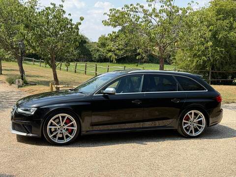 Audi RS4 Avant 4.2 FSI V8 Estate 5dr Petrol S Tronic quattro Euro 5 (450 ps) - U10004295