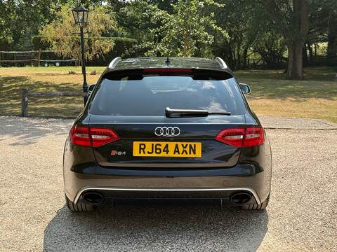 Audi RS4 Avant 4.2 FSI V8 Estate 5dr Petrol S Tronic quattro Euro 5 (450 ps) - U10004295