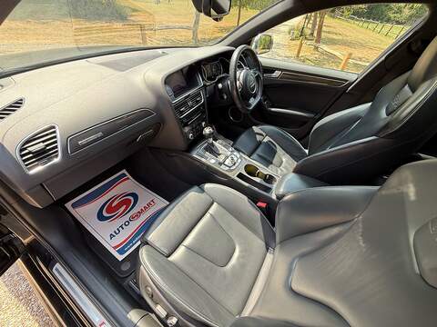 Audi RS4 Avant 4.2 FSI V8 Estate 5dr Petrol S Tronic quattro Euro 5 (450 ps) - U10004295