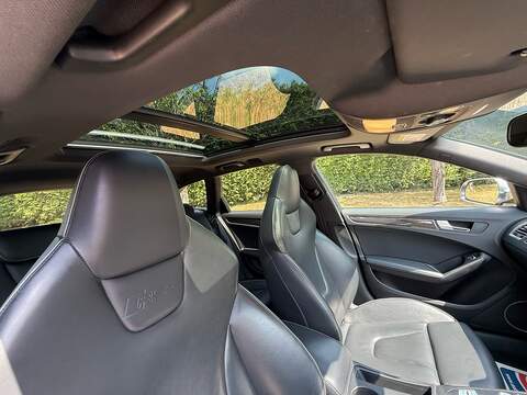 Audi RS4 Avant 4.2 FSI V8 Estate 5dr Petrol S Tronic quattro Euro 5 (450 ps) - U10004295