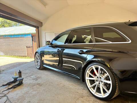 Audi RS4 Avant 4.2 FSI V8 Estate 5dr Petrol S Tronic quattro Euro 5 (450 ps) - U10004295