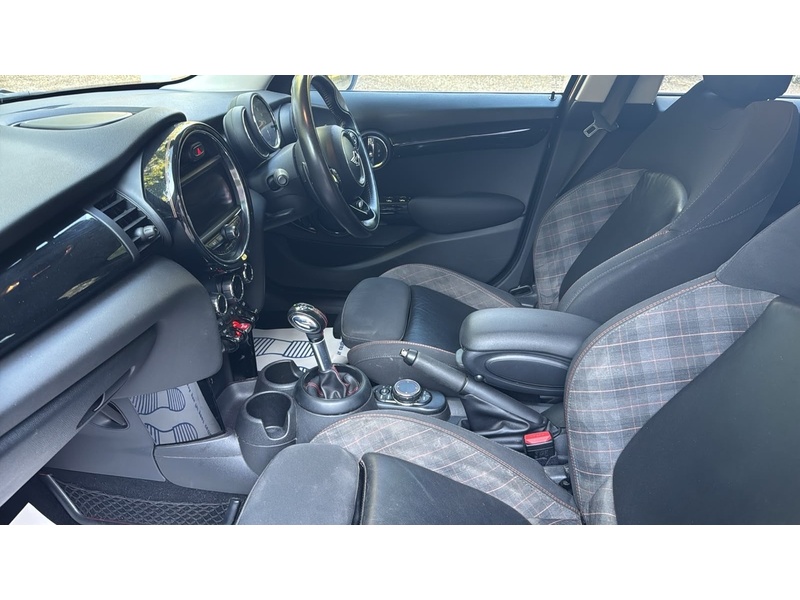 MINI Hatch 2.0 Cooper S Seven Hatchback 5dr Petrol Auto Euro 6 (s/s) (192 ps) - U10004303