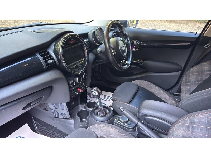 MINI Hatch 2.0 Cooper S Seven Hatchback 5dr Petrol Auto Euro 6 (s/s) (192 ps) - U10004303