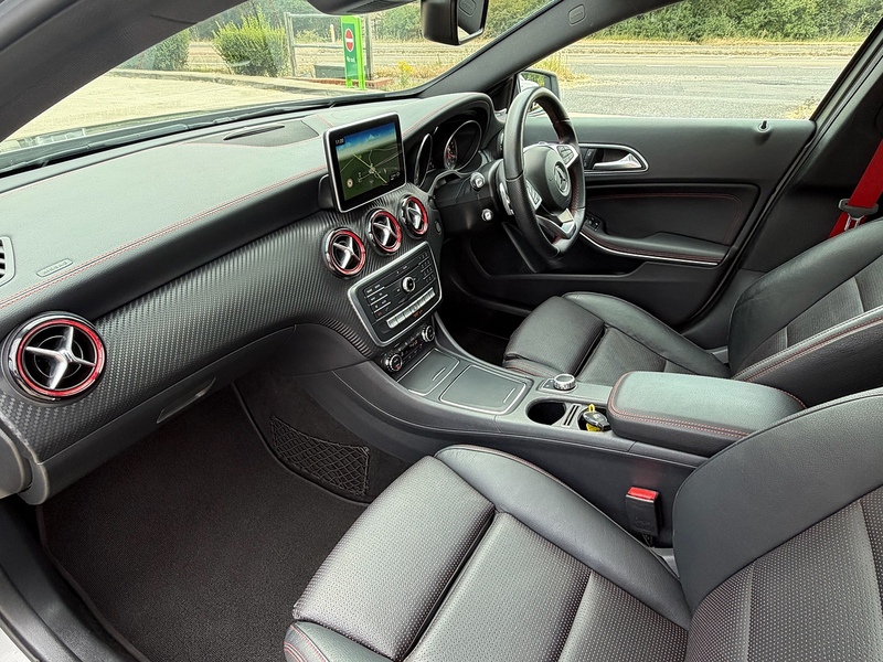 Mercedes-Benz A Class 2.0 A250 AMG (Premium) Hatchback 5dr Petrol 7G-DCT 4MATIC Euro 6 (s/s) (218 ps) - U10004305