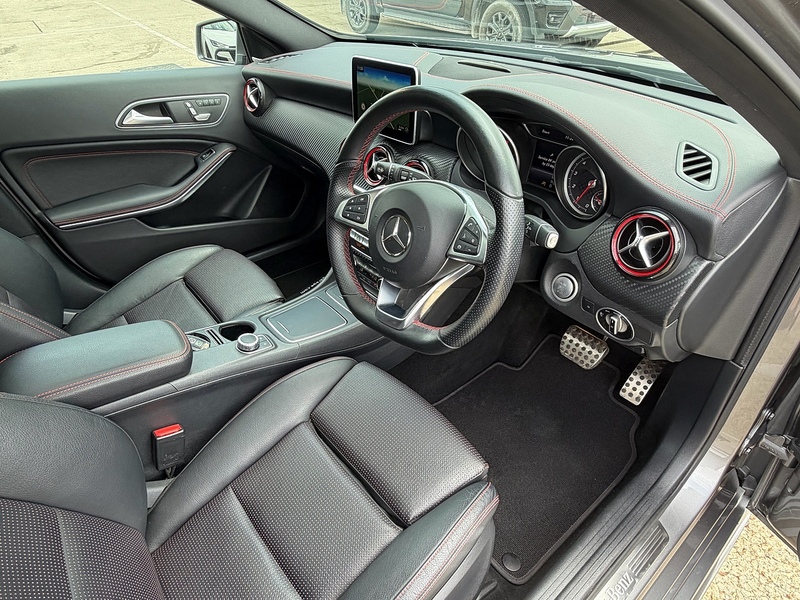 Mercedes-Benz A Class 2.0 A250 AMG (Premium) Hatchback 5dr Petrol 7G-DCT 4MATIC Euro 6 (s/s) (218 ps) - U10004305