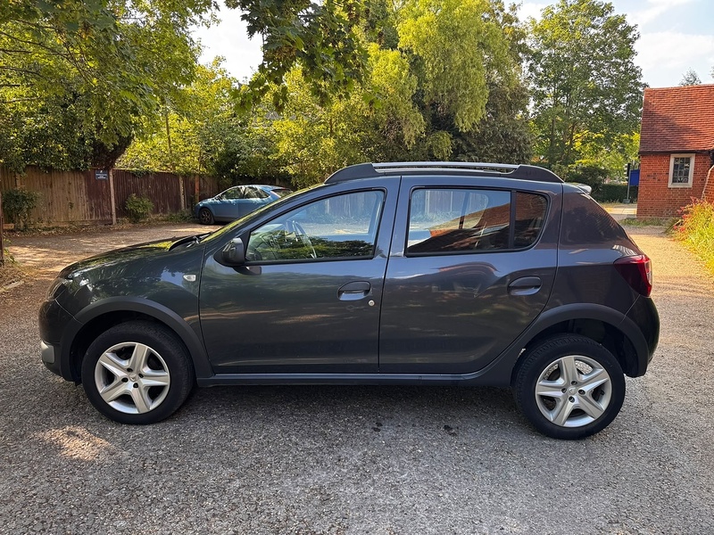 Dacia Sandero Stepway 1.5 dCi Laureate Hatchback 5dr Diesel Manual Euro 6 (s/s) (90 ps) - U10004307