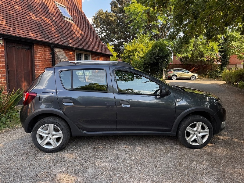 Dacia Sandero Stepway 1.5 dCi Laureate Hatchback 5dr Diesel Manual Euro 6 (s/s) (90 ps) - U10004307