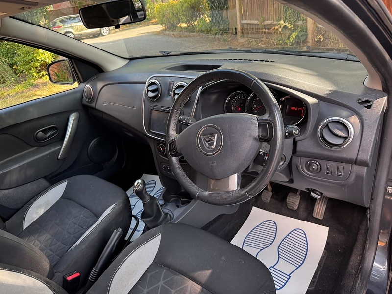 Dacia Sandero Stepway 1.5 dCi Laureate Hatchback 5dr Diesel Manual Euro 6 (s/s) (90 ps) - U10004307