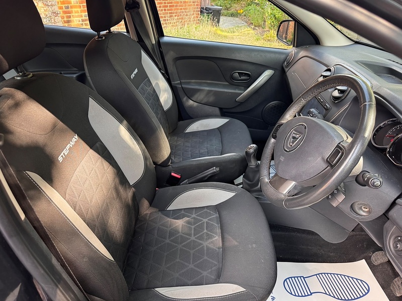 Dacia Sandero Stepway 1.5 dCi Laureate Hatchback 5dr Diesel Manual Euro 6 (s/s) (90 ps) - U10004307