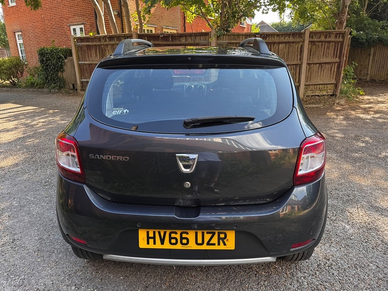 Dacia Sandero Stepway 1.5 dCi Laureate Hatchback 5dr Diesel Manual Euro 6 (s/s) (90 ps) - U10004307