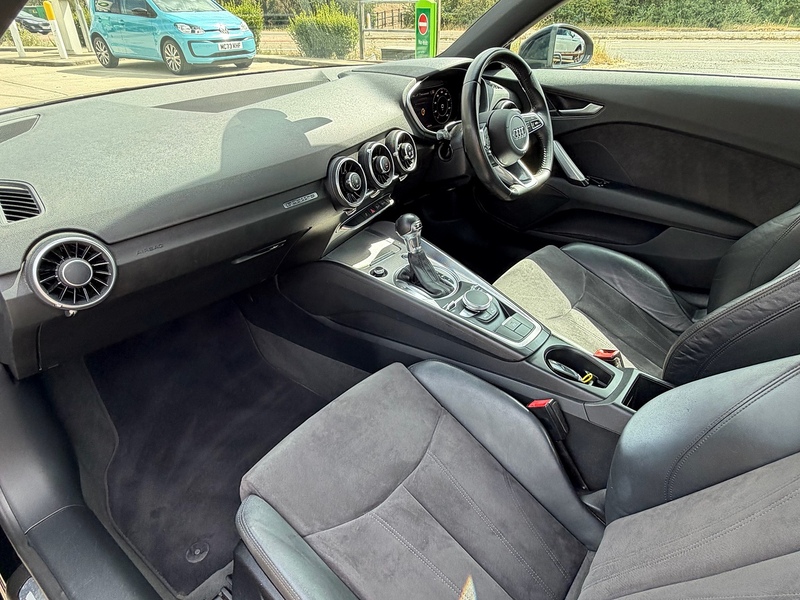 Audi TT 2.0 TFSI Sport Coupe 3dr Petrol S Tronic quattro Euro 6 (s/s) (230 ps) - U10004310